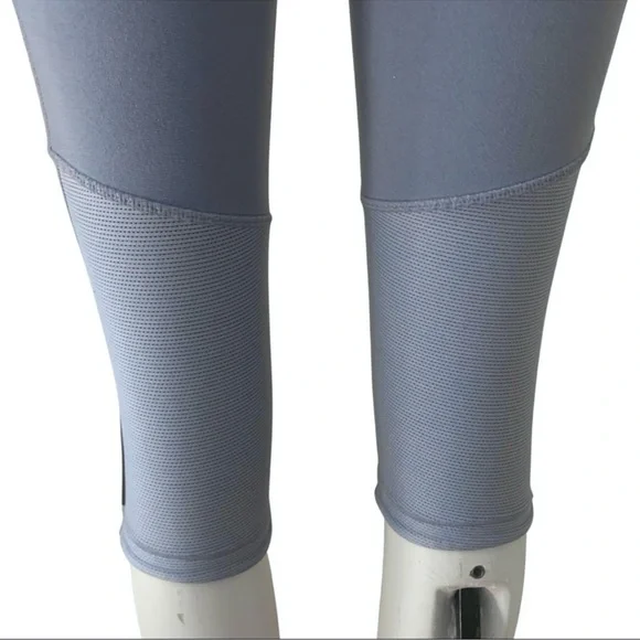 ATHLETA Lot of 2 Pair Capri Leggings Size XS Pink Camo Gray Running Yoga - Picture 16 of 16